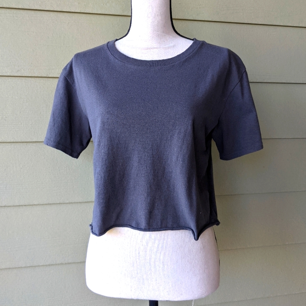 Charcoal cropped tee